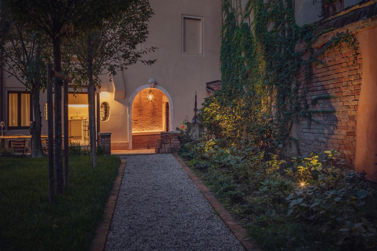 Pensjonat Cinqueteste Luxury 2*