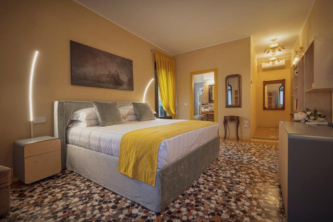 Cinqueteste Luxury 2* Venezia